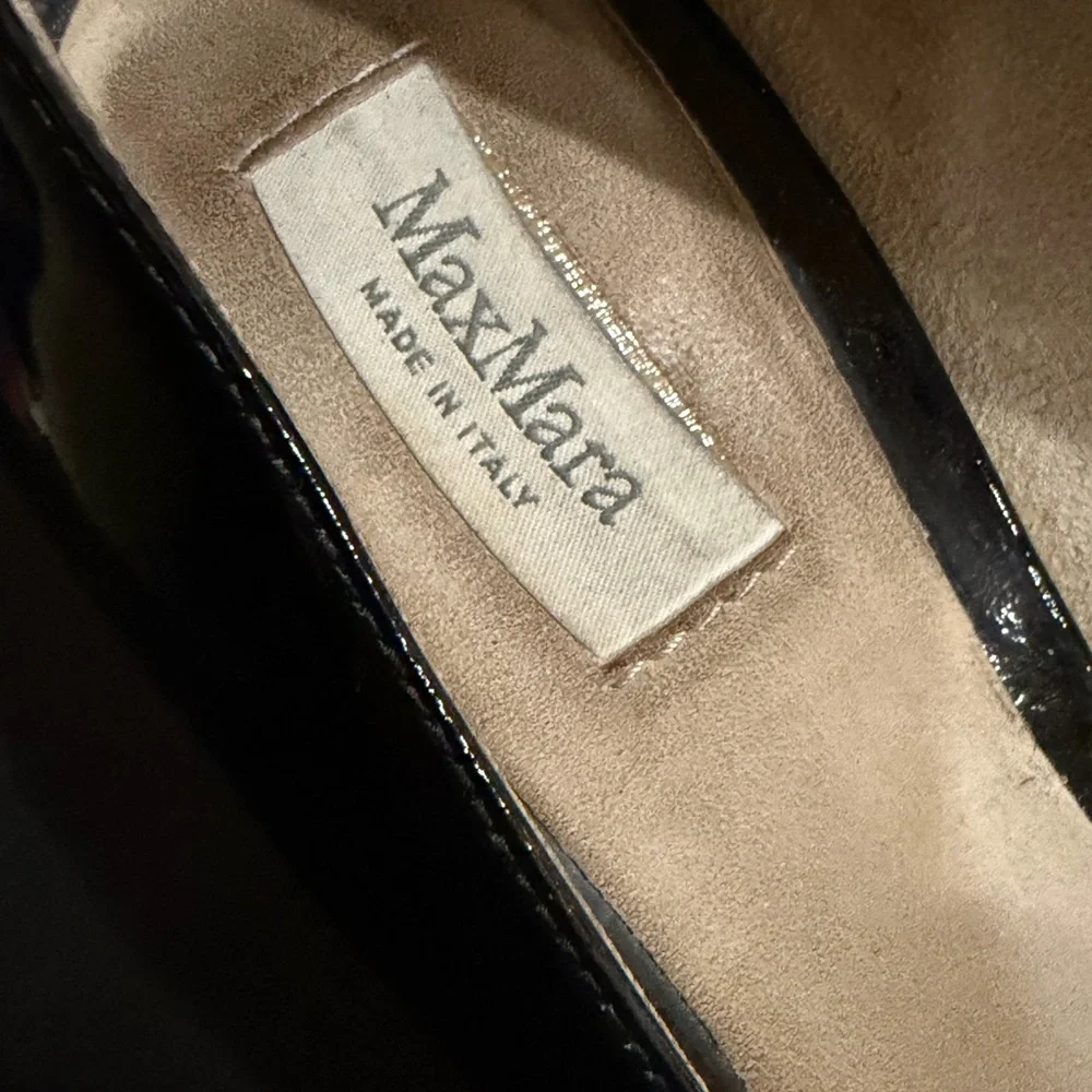 MaxMara patent leather Black Peep-Toe shoes size 6.5